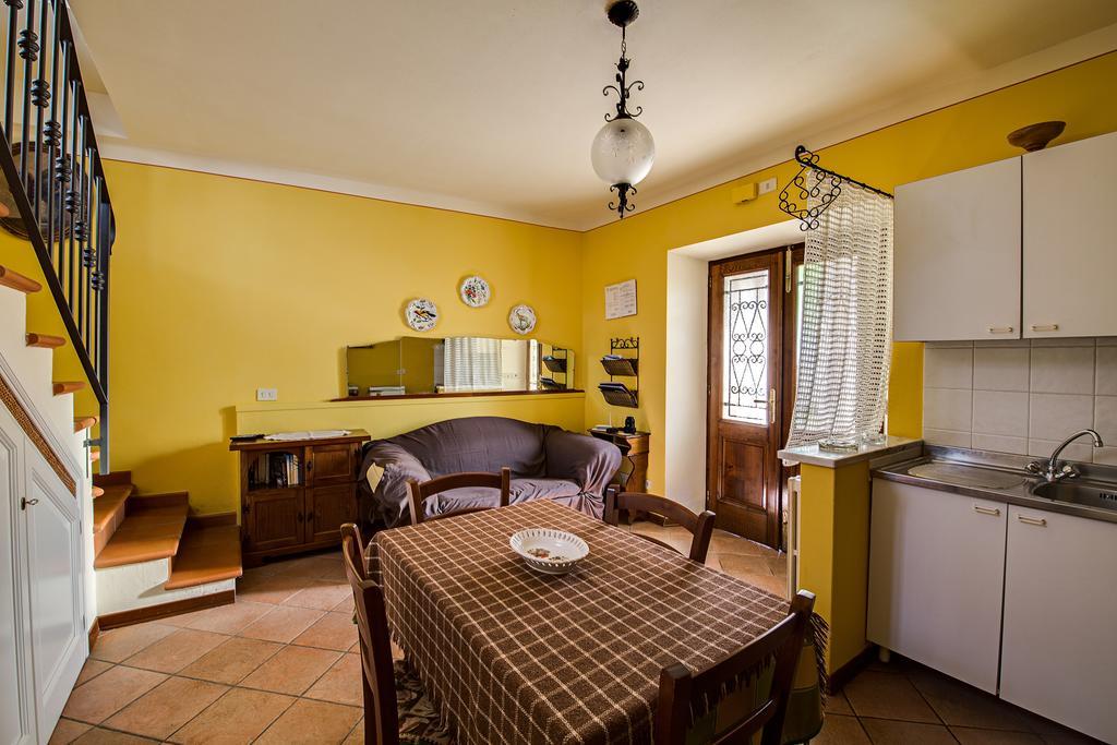 Cottage House Il Palazzetto Castelnuovo di Garfagnana Exterior photo